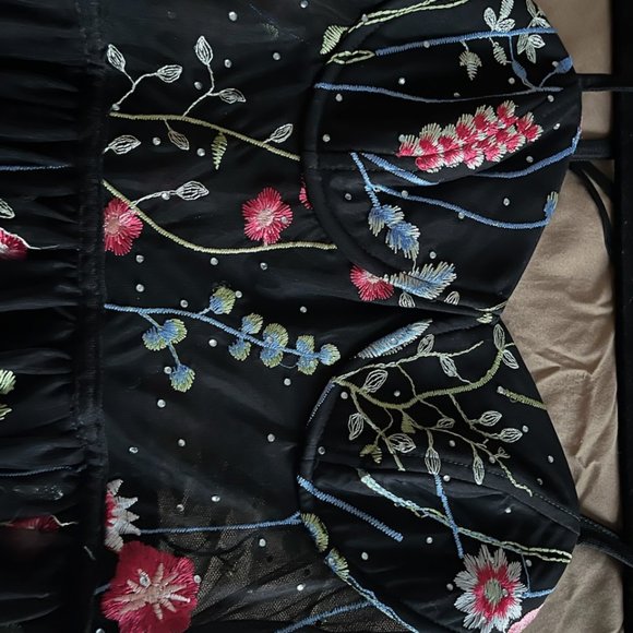 Dress - Picture 2 of 5